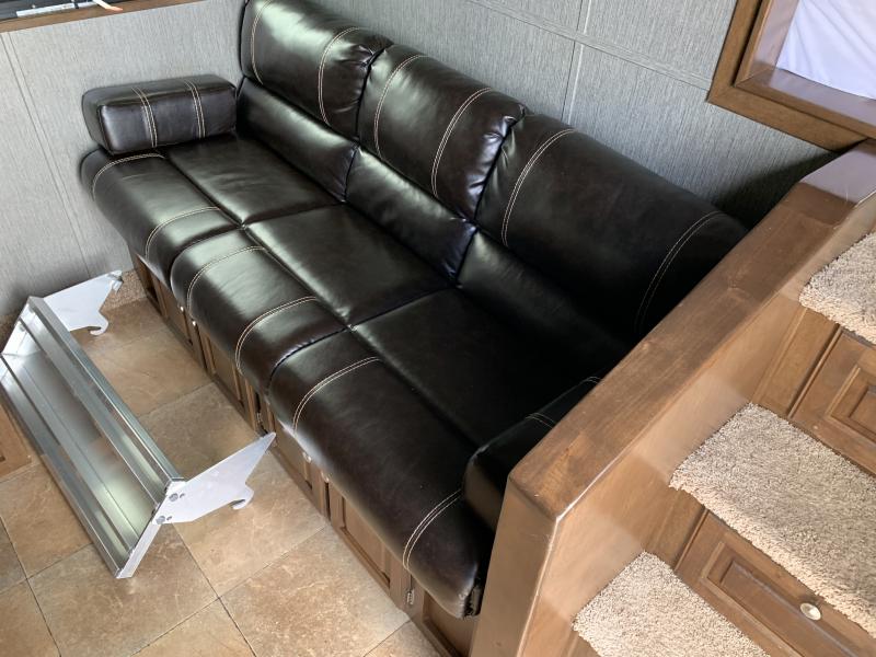 used Toy Haulers Sundowner Trailers Horizon for sale, in Bowling Green, KY Thumbnail 14