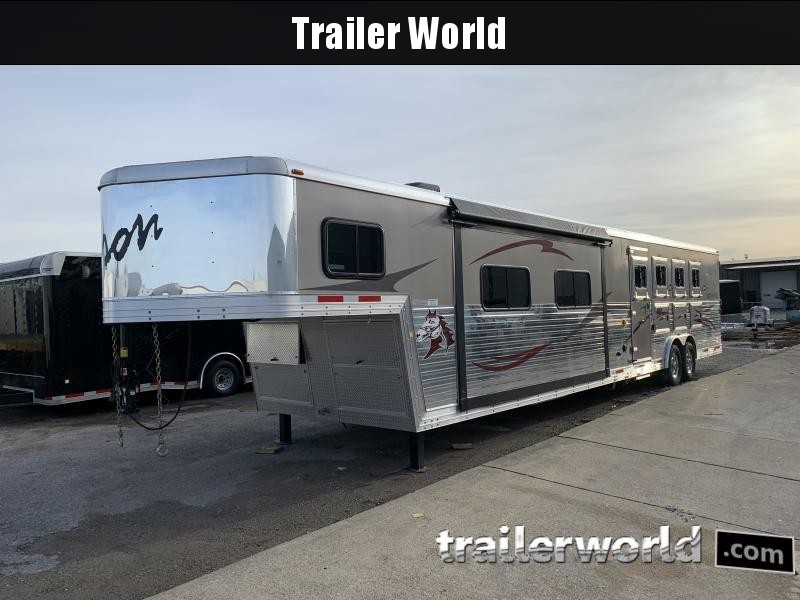 2014 Bison Trailers 38' 4-Horse Slant Load Trailer 2014 Bison Trailers 38' 4-Horse Slant Load Trailer