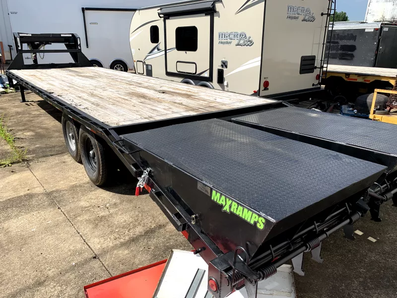used Equipment / Flatbed Trailers Load Trail  for sale, in Bowling Green, KY Thumbnail 8