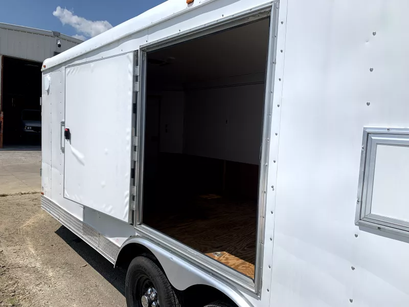used Car Haulers / Racing Trailers Interstate  for sale, in Bowling Green, KY Thumbnail 6