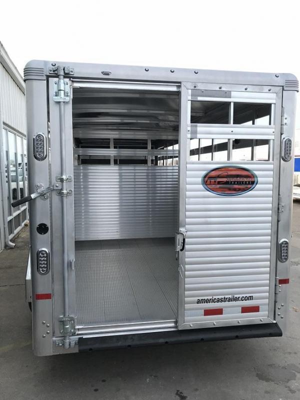 2022 Sundowner Rancher Xpress 20' Livestock Trailer Trailer World of