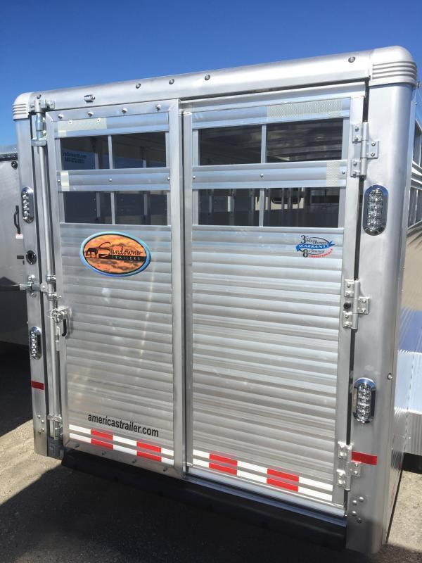 2022 Sundowner Rancher Xpress 20' Livestock Trailer Trailer World of