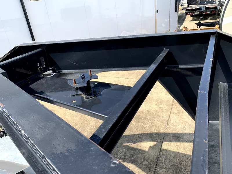 used Equipment / Flatbed Trailers Load Trail  for sale, in Bowling Green, KY Thumbnail 9