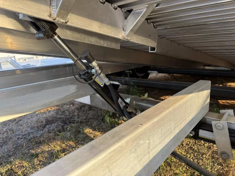 used Equipment / Flatbed Trailers Aluma  for sale, in Bowling Green, KY Thumbnail 11