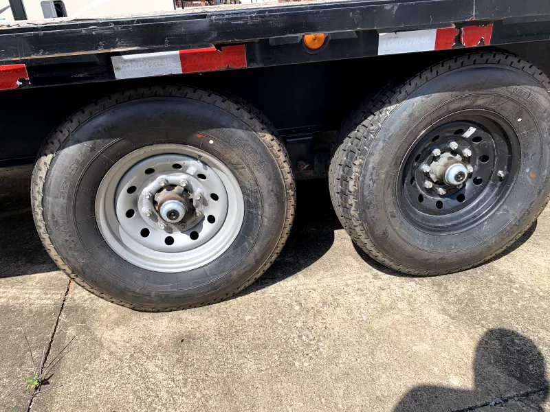 used Equipment / Flatbed Trailers Load Trail  for sale, in Bowling Green, KY Thumbnail 10