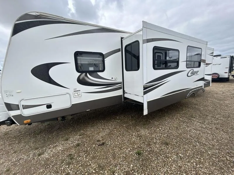 2013 Keystone RV cougar 31sqbwe