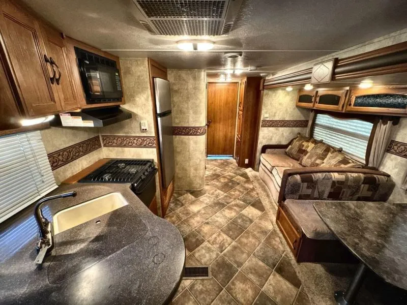 2012 Keystone RV sprinter 323bhs