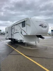 used Fifth Wheel Trailers Kz  for sale, in Red Deer, AB Thumbnail 2
