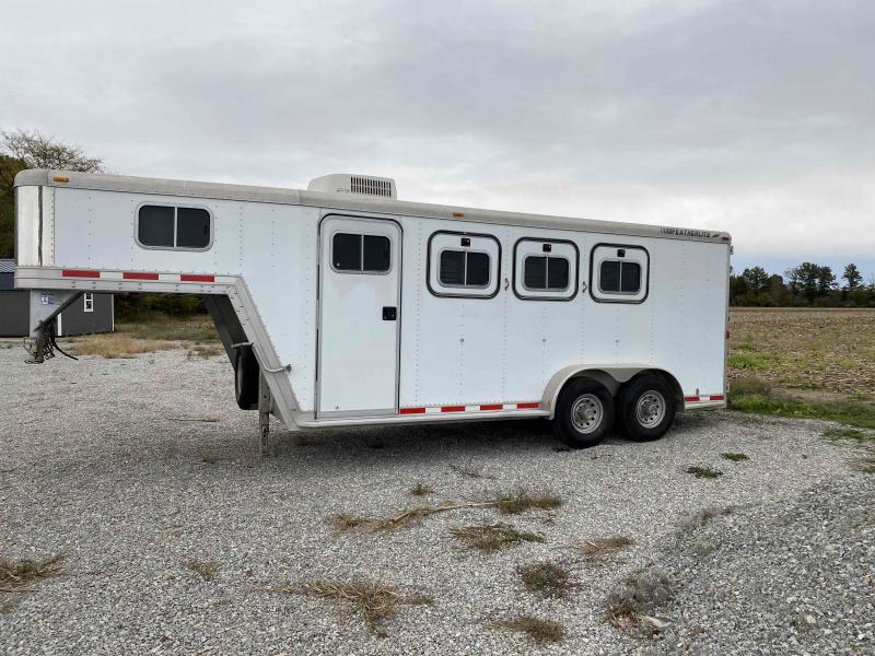 2000 Featherlite Horse Trailer Livestock Trailer 2000 Featherlite Horse Trailer Livestock Trailer