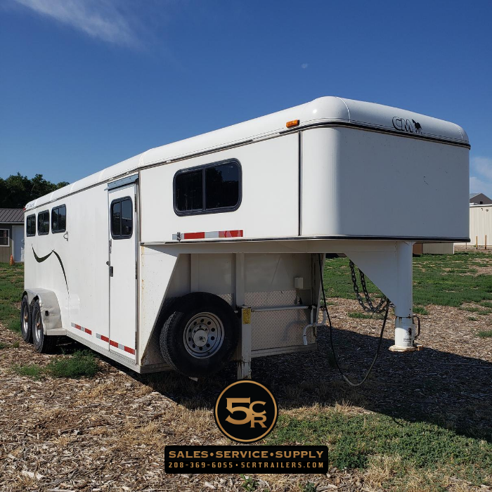 2005 CM 3H Slant GN Horse Trailer 2005 CM 3H Slant GN Horse Trailer