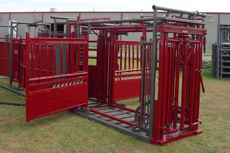 2020 WW Livestock Stampede 2K Self Catch Squeeze Chute 2020 WW Livestock Stampede 2K Self Catch Squeeze Chute