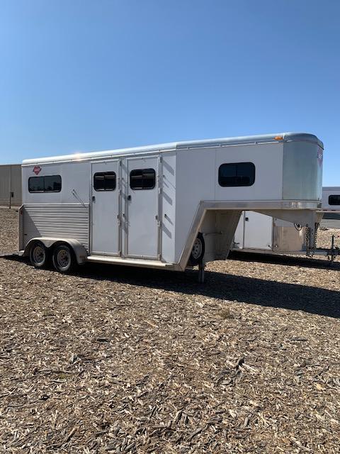 2007 Hart Trailers t2HG Horse Trailer 2007 Hart Trailers t2HG Horse Trailer