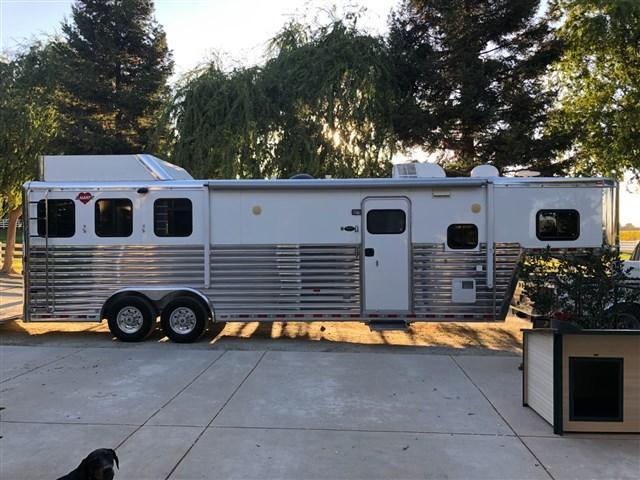 2007 Hart Trailers Hart Horse Trailer 2007 Hart Trailers Hart Horse Trailer