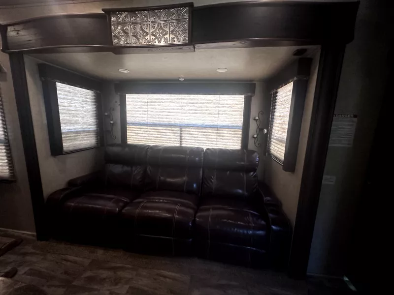 used Toy Haulers Keystone RV Impact for sale, in Lancaster, CA Thumbnail 4