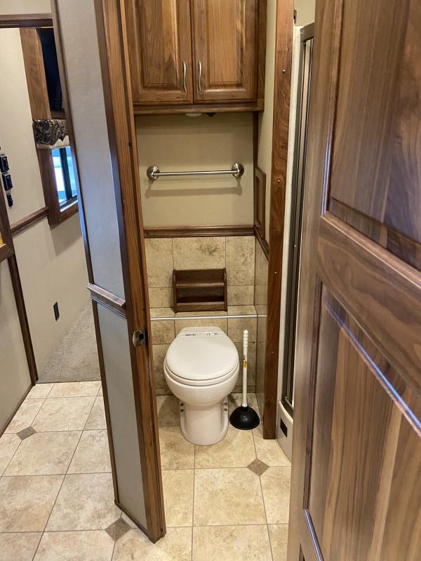 used Other Trailers Renegade RV  for sale, in Edgerton, OH Thumbnail 17