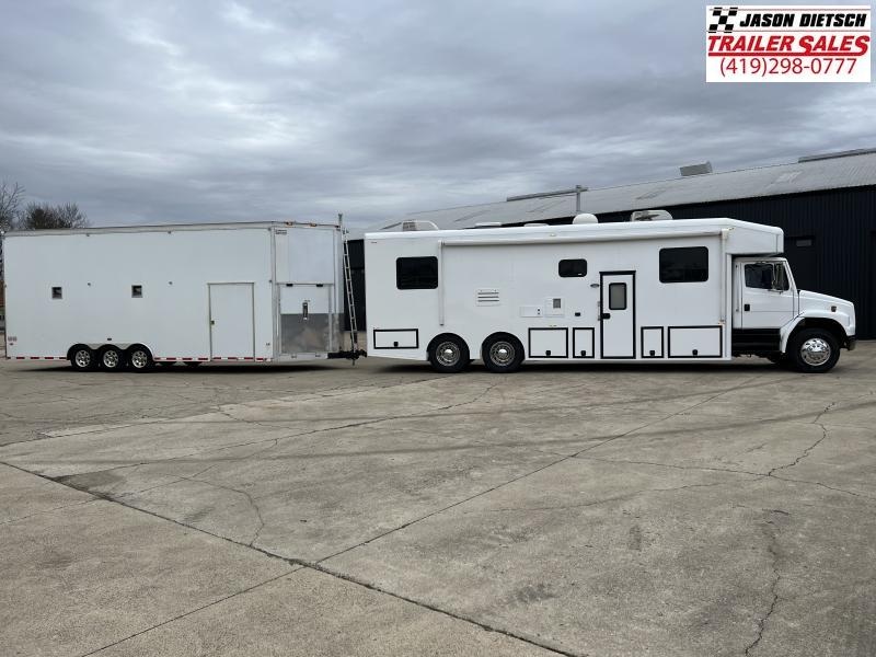 2000 Freightliner FL70 / Classic Stacker 31' 2000 Freightliner FL70 / Classic Stacker 31'