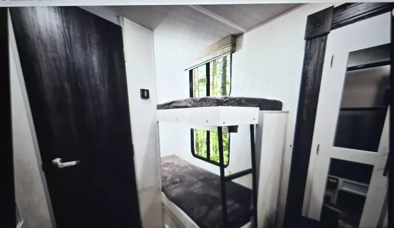 used Travel Trailers Forest River R-Pod for sale, in Etobicoke, ON Thumbnail 3