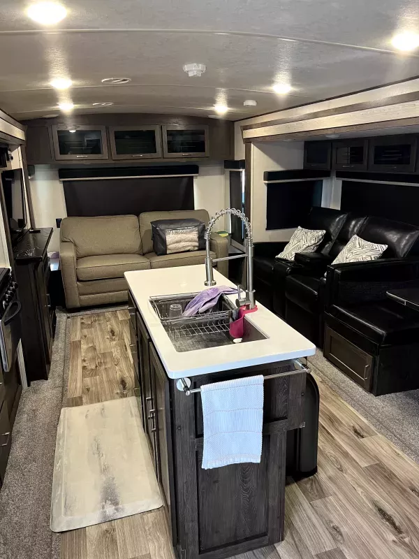 used Travel Trailers Forest River Salem Hemisphere GLX for sale, in Riverside, CA Thumbnail 5