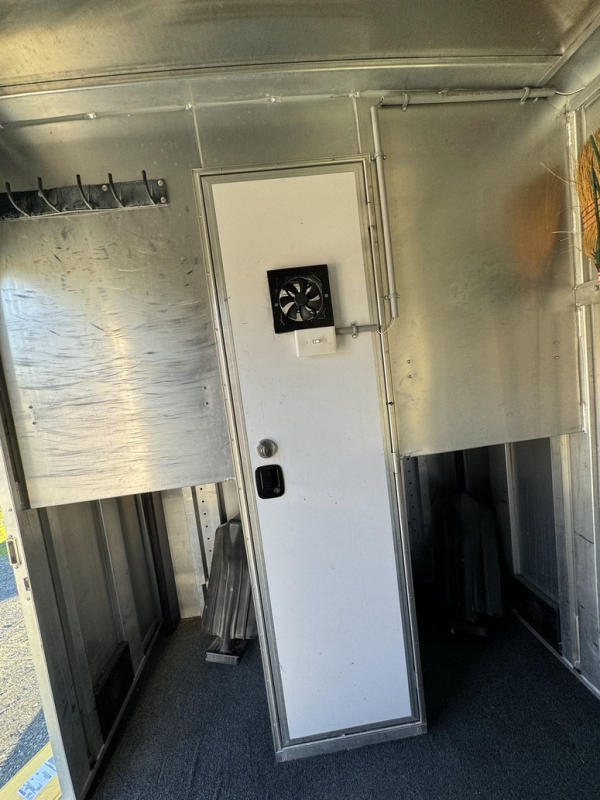 used Horse Trailers Featherlite  for sale, in Concord, CA Thumbnail 3