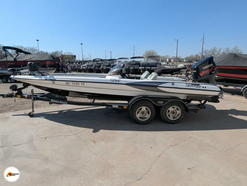 2000 Triton TR 21