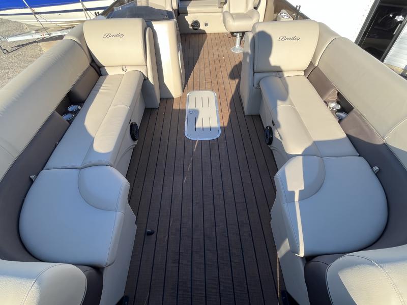2023 Bentley 243 Swingback Tritoon Boats For Sale in Hutchinson KS