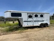 2000 Sundowner Trailers 3 horse Gooseneck Horse & Livestock