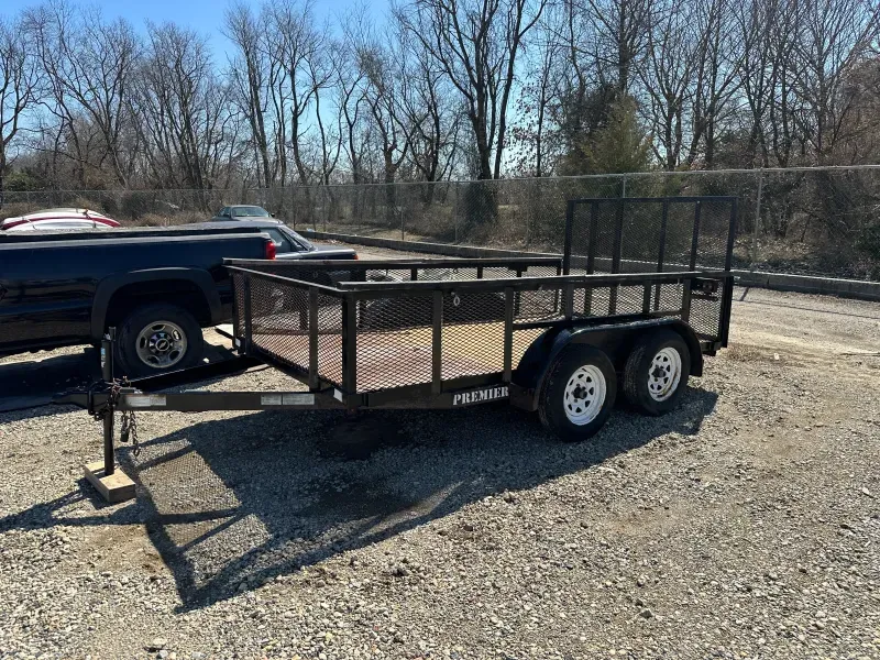 12" Dual Axle Uitilty Trailer with Electric Brakes, 2014 Premier - Excellent Condition
