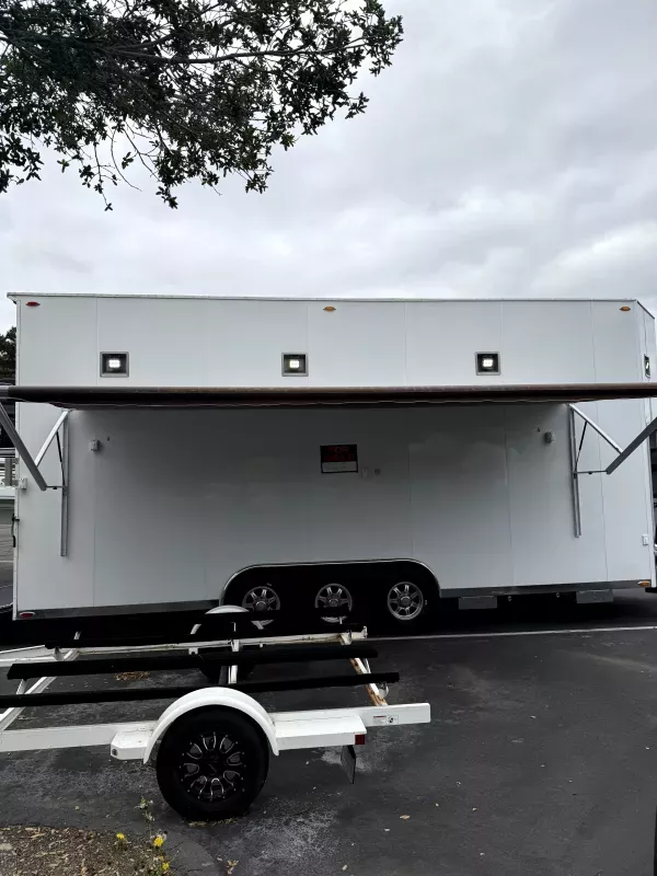 2021 Universal Trailers Stacker General Trailers