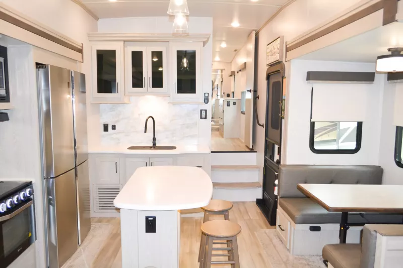 used Fifth Wheel Trailers Forest River Rockwood for sale, in Titusville, FL Thumbnail 17