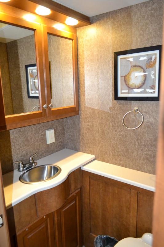 used Camper / RV Thor Motor Coach Palazzo for sale, in Titusville, FL Thumbnail 15