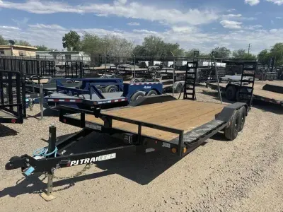 2025 PJ Trailers wbPJB518DR