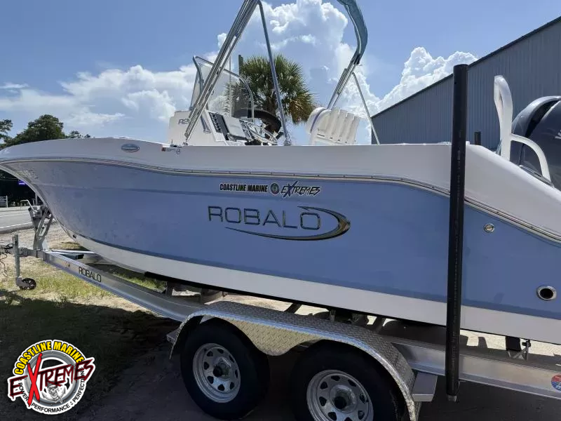 2025 Robalo R200 Center Console 1752872797