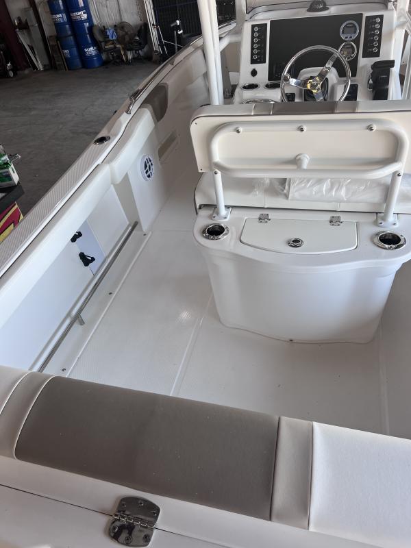 2023 Robalo R222 Center Console, Coastline RV & Marine, Boats For Sale, RV  Rentals In Garden City, Avalon Dealer In South Carolina