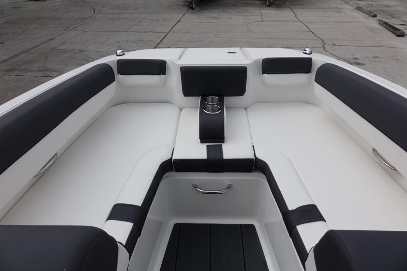 2022 Bayliner Boats DX 2000 Runabout Boat | BMC Boats for Sale in