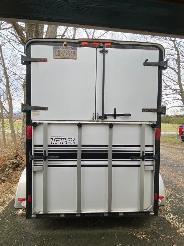 2005 Trail-Et 2 Horse Trailer