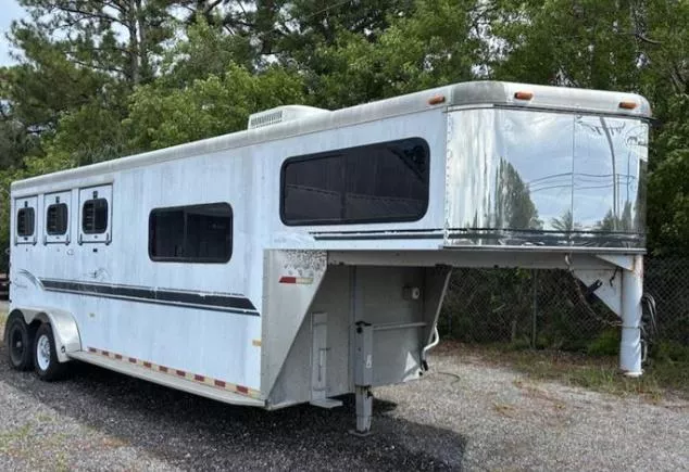 2000 Sundowner Trailers Sundowner 3 Horse Gooseneck, Slant Load with