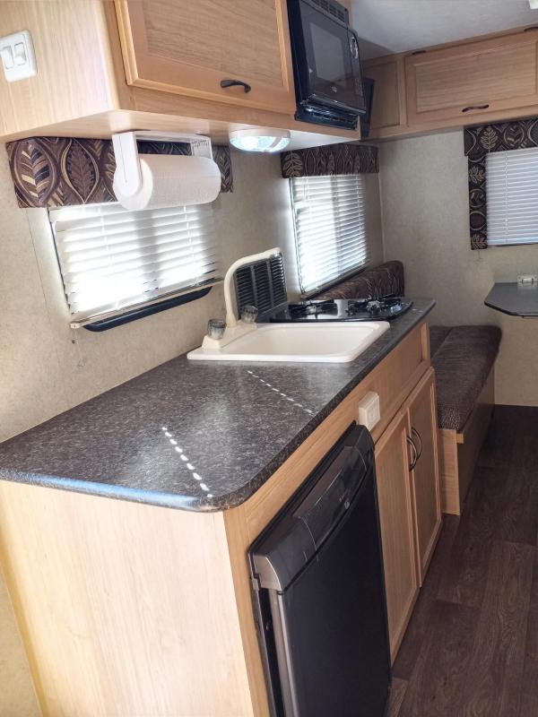 used Travel Trailers Pacific Coachworks Econ for sale, in Hesperia, CA Thumbnail 5