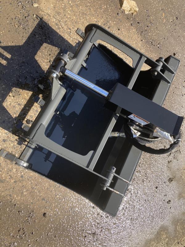 44 Solid Floor Single Cylinder Grapple with Teeth CID DGB44WT Mini Skid