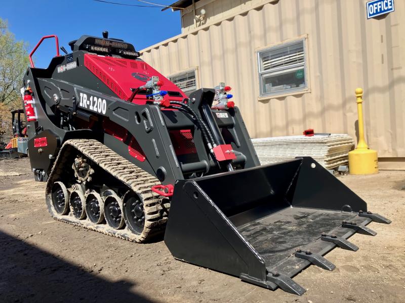 2023 Iron Rhino IR1000 Mini Skid Steer 25HP Kubota Diesel 1 yr Warranty