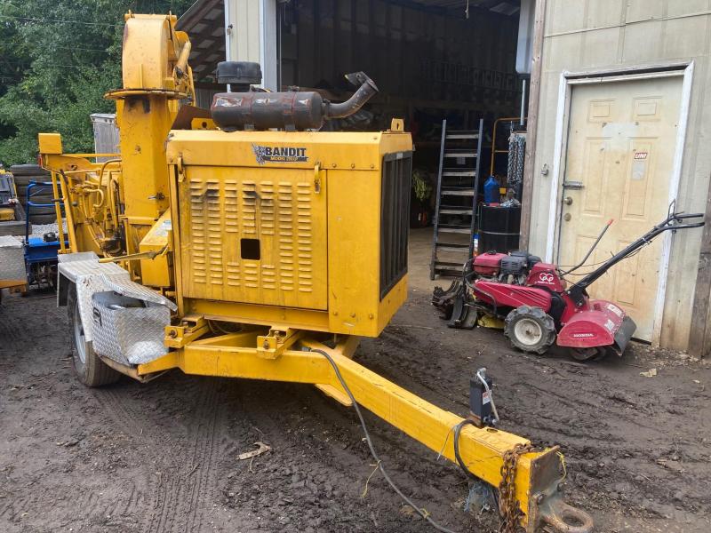 2007 Bandit 200XP Brush Chipper 86HP Diesel Winch 2007 Bandit 200XP Brush Chipper 86HP Diesel Winch