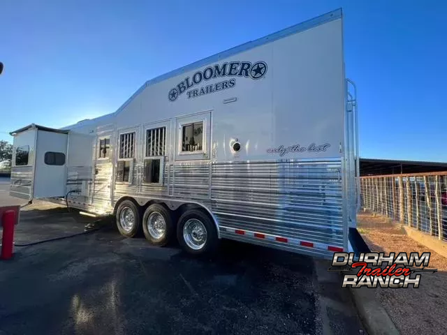 2021 Bloomer 4H, 19'9"SW, Outlaw Conversion LQ, with Dual Slide Outs 1753725970