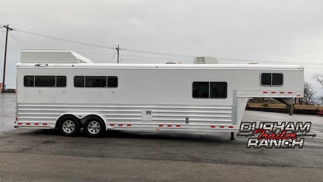 2017 4-Star Trailers 4 Horse 8' SW Horse Trailer 2017 4-Star Trailers 4 Horse 8' SW Horse Trailer