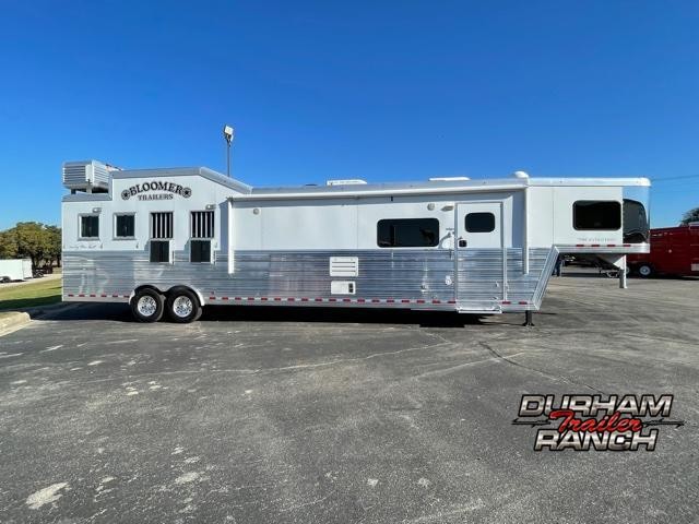 2013 Bloomer 4 Horse 18 FT Outlaw Conversion Horse Trailer 2013 Bloomer 4 Horse 18 FT Outlaw Conversion Horse Trailer