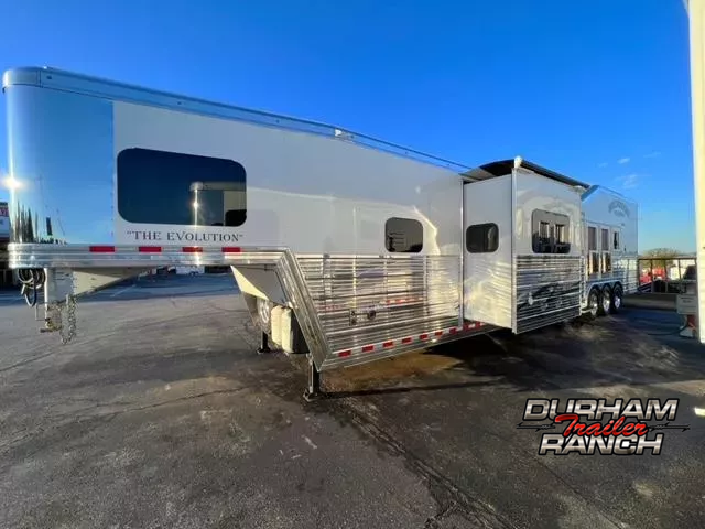 2021 Bloomer 4H, 19'9"SW, Outlaw Conversion LQ, with Dual Slide Outs 1753725969