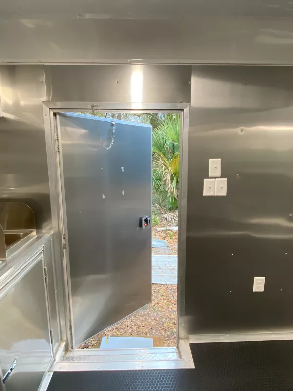 used Vending / Concession Trailers Cynergy Cargo  for sale, in Port Orange, FL Thumbnail 9