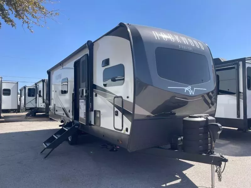 new Travel Trailers Forest River Rockwood Signature for sale, in Georgetown, TX image-0