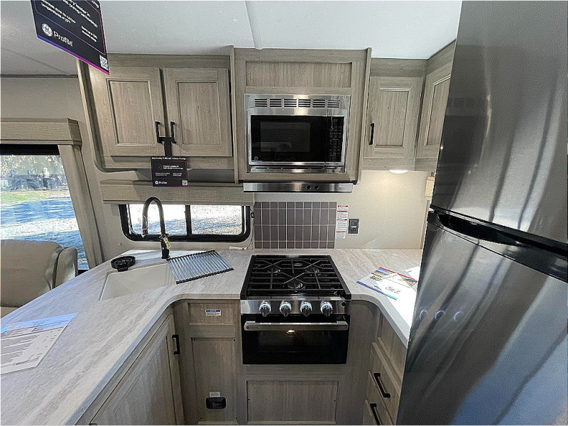 new Travel Trailers Coachmen Catalina Legacy Edition for sale, in Georgetown, TX Thumbnail 31