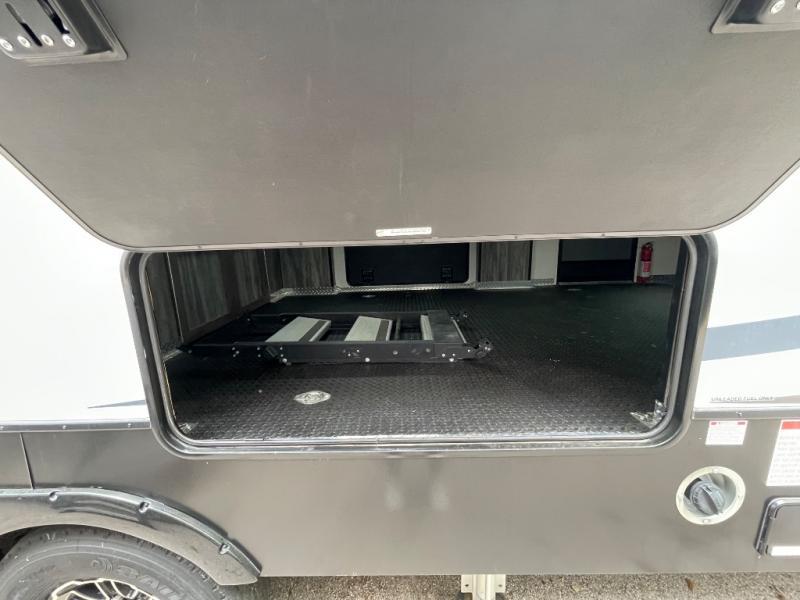 used Toy Haulers Heartland RV Cyclone for sale, in Georgetown, TX Thumbnail 13