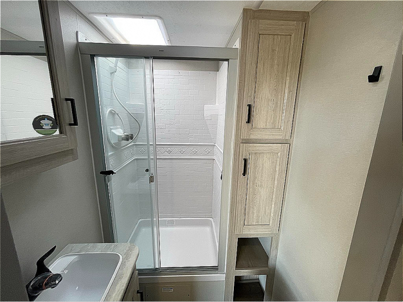 new Travel Trailers Coachmen Catalina Legacy Edition for sale, in Georgetown, TX Thumbnail 22