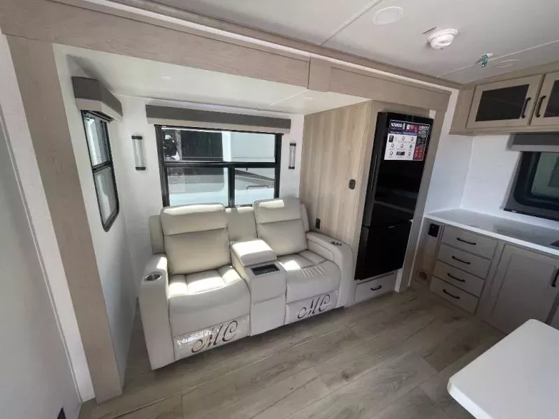 new Travel Trailers Forest River Rockwood Signature for sale, in Georgetown, TX Thumbnail 10